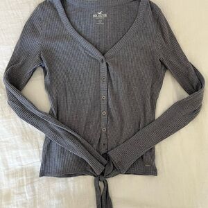 Hollister Women's Grey Ribbed Button-Up Top